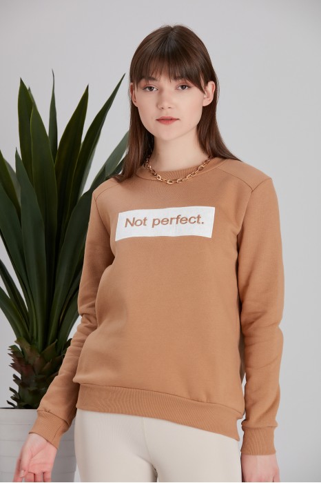 Camel Aplike Nakışlı Yazılı Sweatshirt